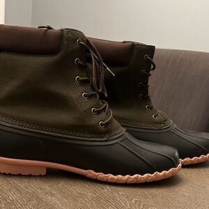 WORN ONCE WEATHERPROOF VINTAGE OLIVE GREEN RAIN BOOTS - Size 12